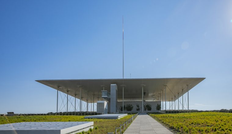 The Canopy of SNFCC building. View from SN Park (credits: SNFCC/Andreas Simopoulos)