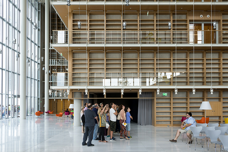 Library_lobby_with_visitors_Yiorgis Yerolymbos